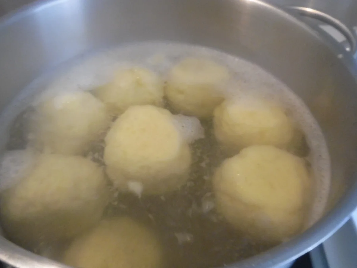 Kasseler-Braten mit Ananas-Sauerkraut und Klößen - Rezept - Bild Nr. 390