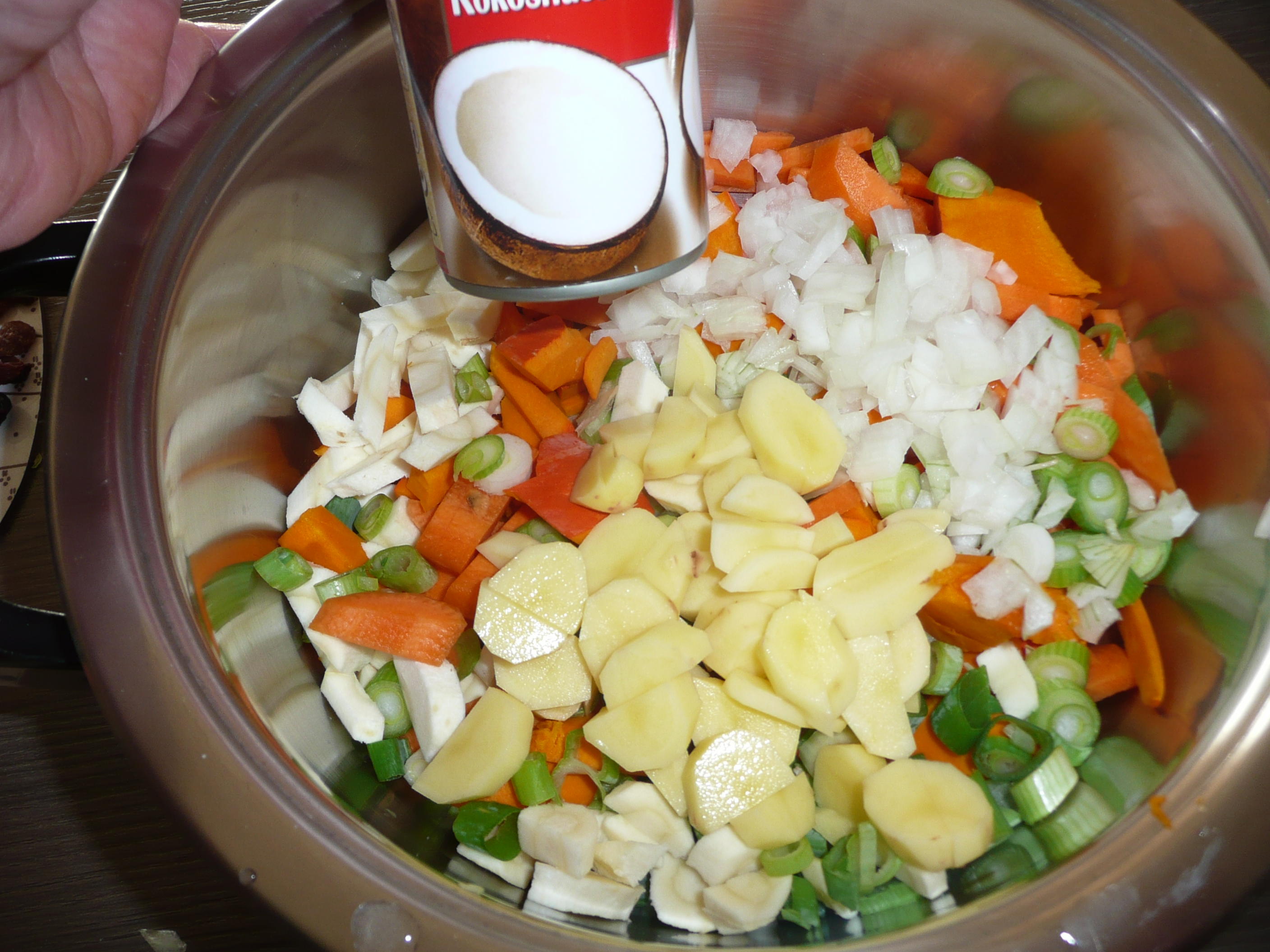 Bilder für 3 Glas Kürbis - Karottensüppchen mit Kokosmilch. - Rezept