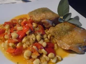 Fregola Sarda in Tomaten-Paprika-Gemüse mit Salbei-Hähnchen - Rezept - Bild Nr. 474