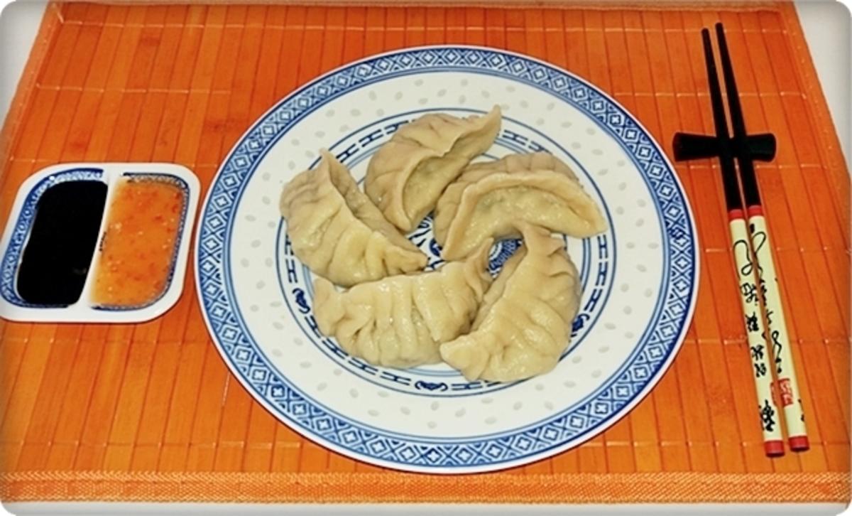 Chinesische Schnittlauch Dumplings mit selbstgemachter Thai  Chilisauce - Rezept - Bild Nr. 515