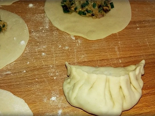 Chinesische Schnittlauch Dumplings mit selbstgemachter Thai  Chilisauce - Rezept - Bild Nr. 524