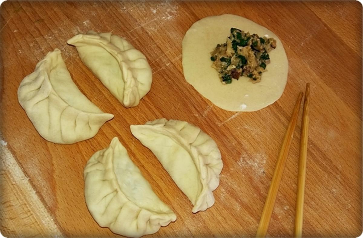 Chinesische Schnittlauch Dumplings mit selbstgemachter Thai  Chilisauce - Rezept - Bild Nr. 526