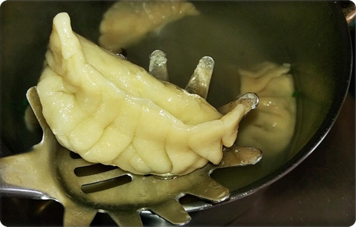 Chinesische Schnittlauch Dumplings mit selbstgemachter Thai  Chilisauce - Rezept - Bild Nr. 527