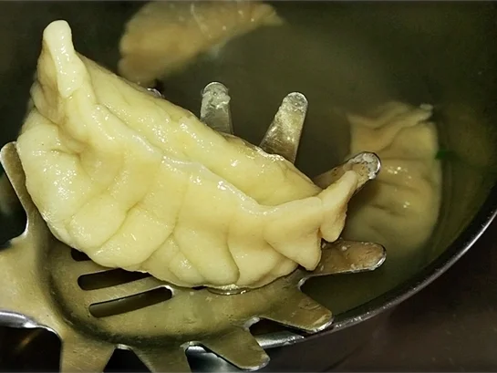 Chinesische Schnittlauch Dumplings mit selbstgemachter Thai  Chilisauce - Rezept - Bild Nr. 527