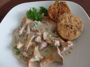 Serviettenknödel gebraten mit Pfifferlingen in Sahnesauce - Rezept - Bild Nr. 517