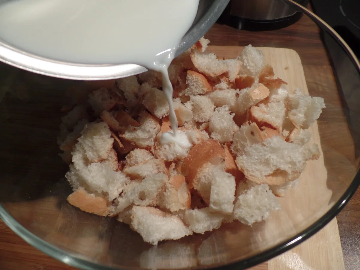 Serviettenknödel gebraten mit Pfifferlingen in Sahnesauce - Rezept - Bild Nr. 520