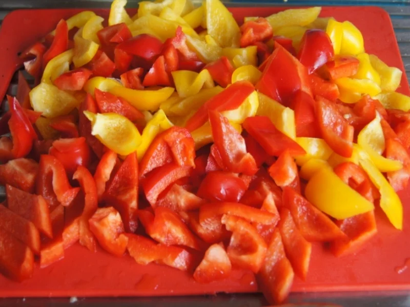 Hackfleisch-Bällchen in Paprika-Tomatengemüse mit Basmati-Mandelreis - Rezept - Bild Nr. 538