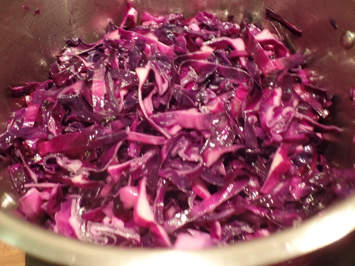 Rinderfilet mit selbstgemachtem Rotkohl und Pfeffersauce - Rezept - Bild Nr. 538