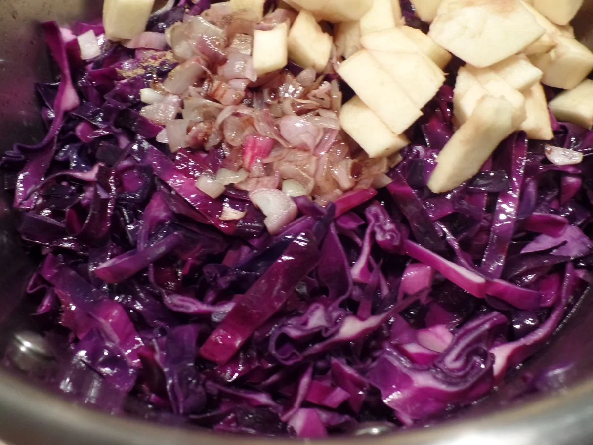 Rinderfilet mit selbstgemachtem Rotkohl und Pfeffersauce - Rezept - Bild Nr. 540