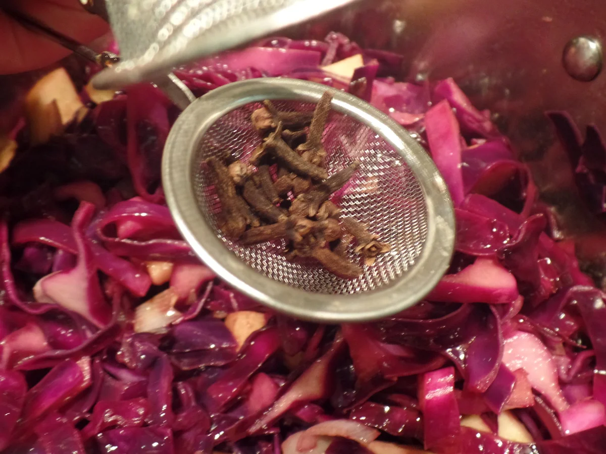 Rinderfilet mit selbstgemachtem Rotkohl und Pfeffersauce - Rezept - Bild Nr. 541