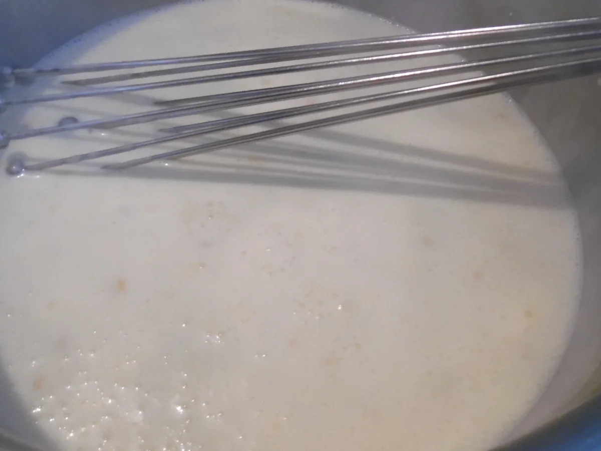 Rezept: Käsesuppe mit Zimt-Croutons und Bacon-Chips Bild Nr. 2 Käsesuppe mit Zimt-Croutons und Bacon-Chips - Rezept - Bild Nr. 2