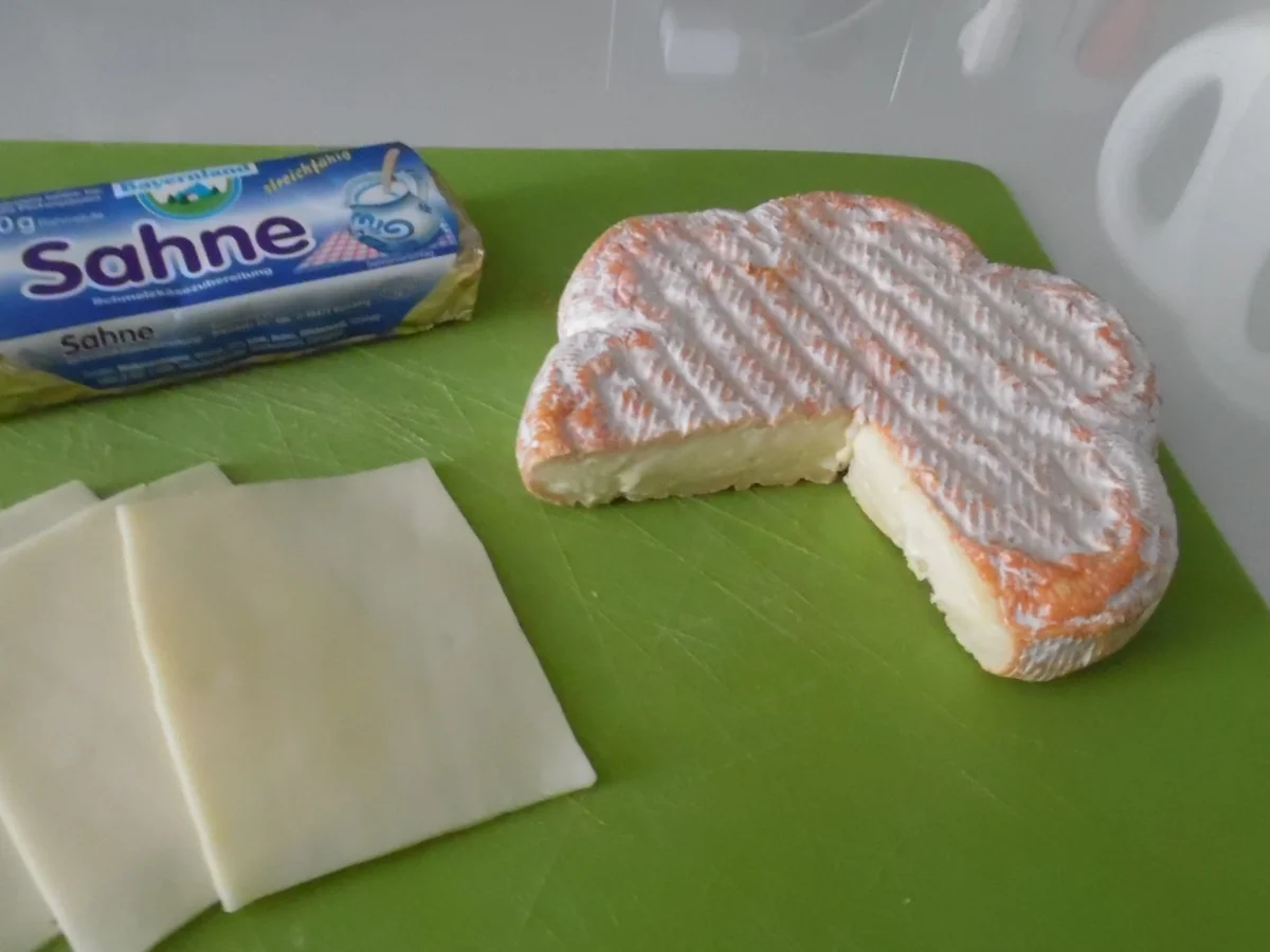 Rezept: Käsesuppe mit Zimt-Croutons und Bacon-Chips Bild Nr. 5 Käsesuppe mit Zimt-Croutons und Bacon-Chips - Rezept - Bild Nr. 5