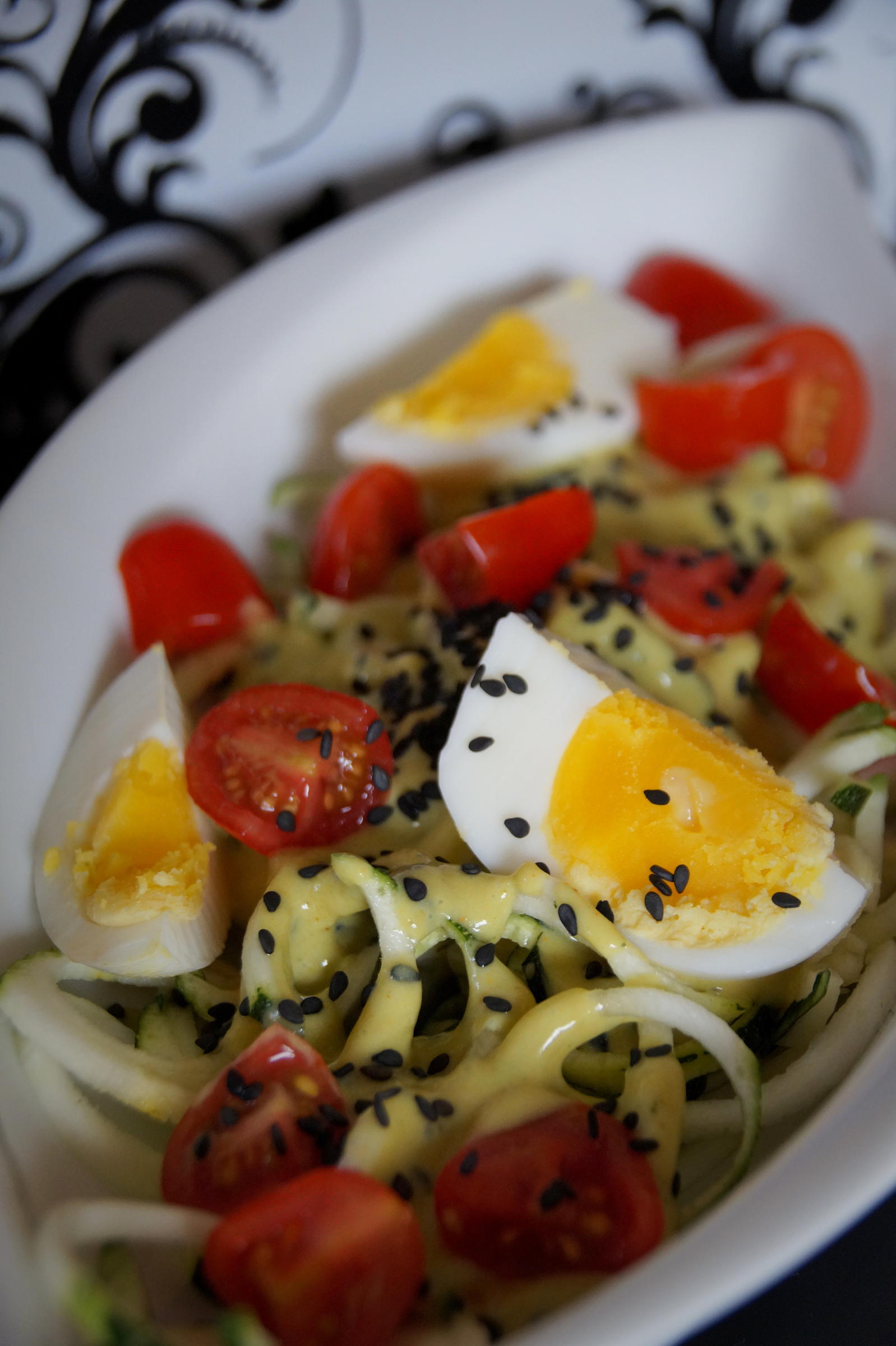 Bilder für Zucchini-Nudeln mit Ziegenkäse-Avocado-Soße - Rezept