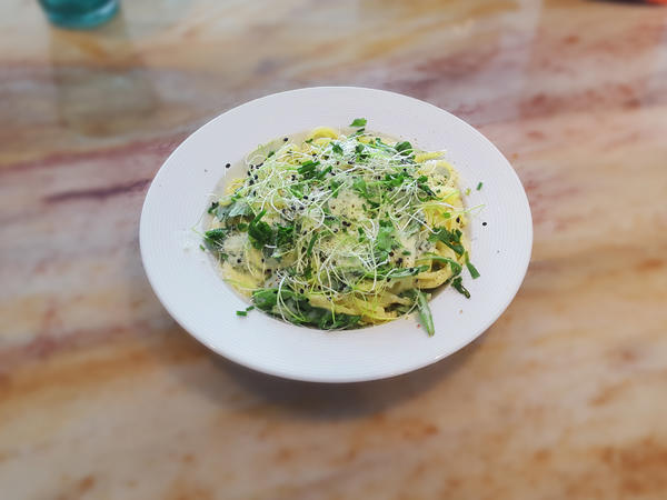 Spaghetti mit Kräuter Rahm Sauce - schnell &amp; einfach - von ReadySteadyVegi