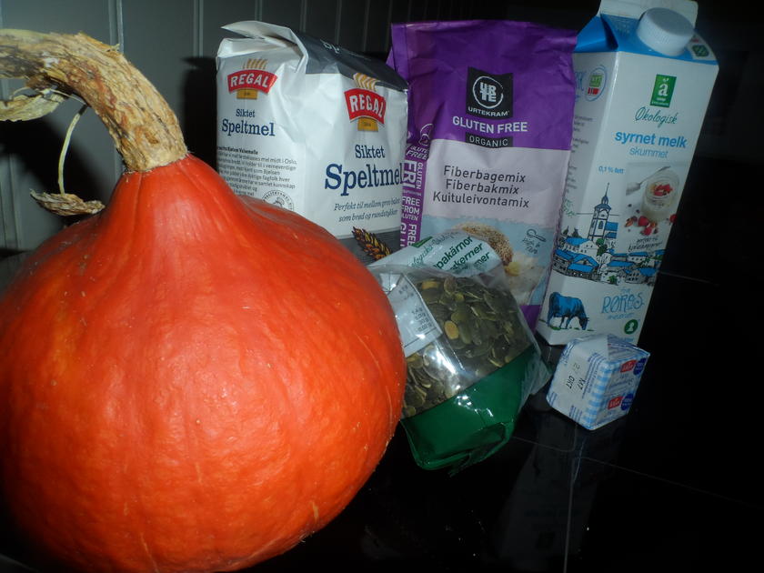 BiNe` S KÜRBISBRÖTCHEN - schnell &amp; einfach - von Bine13100