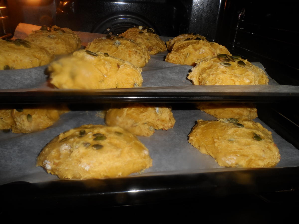 BiNe` S KÜRBISBRÖTCHEN - Rezept mit Bild - kochbar.de