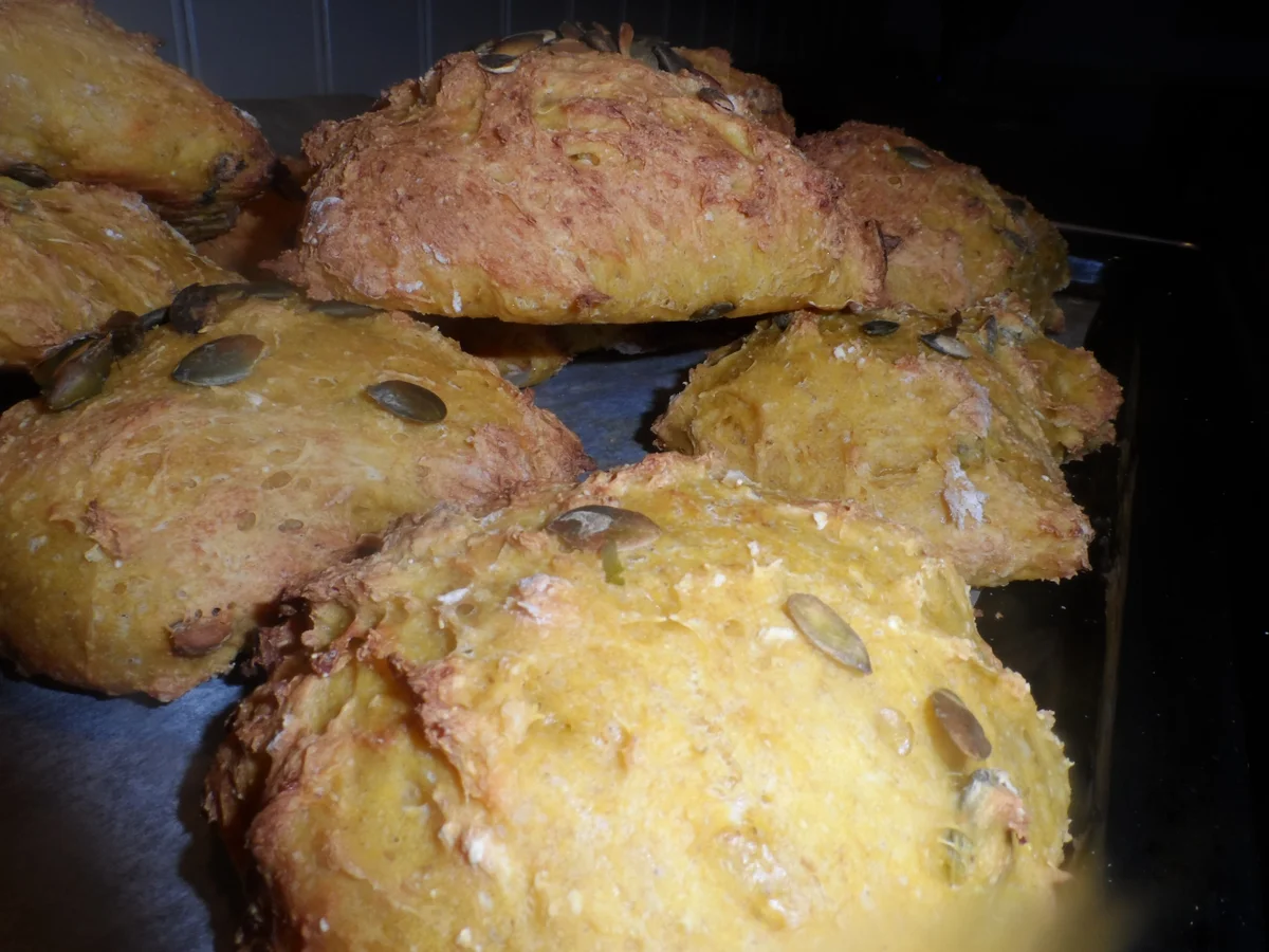 Rezept: BiNe` S KÜRBISBRÖTCHEN Bild Nr. 7 BiNe` S KÜRBISBRÖTCHEN - Rezept - Bild Nr. 7