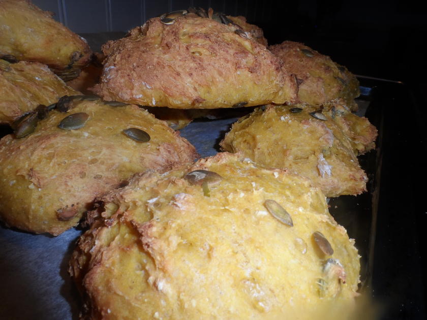 BiNe` S KÜRBISBRÖTCHEN - Rezept mit Bild - kochbar.de