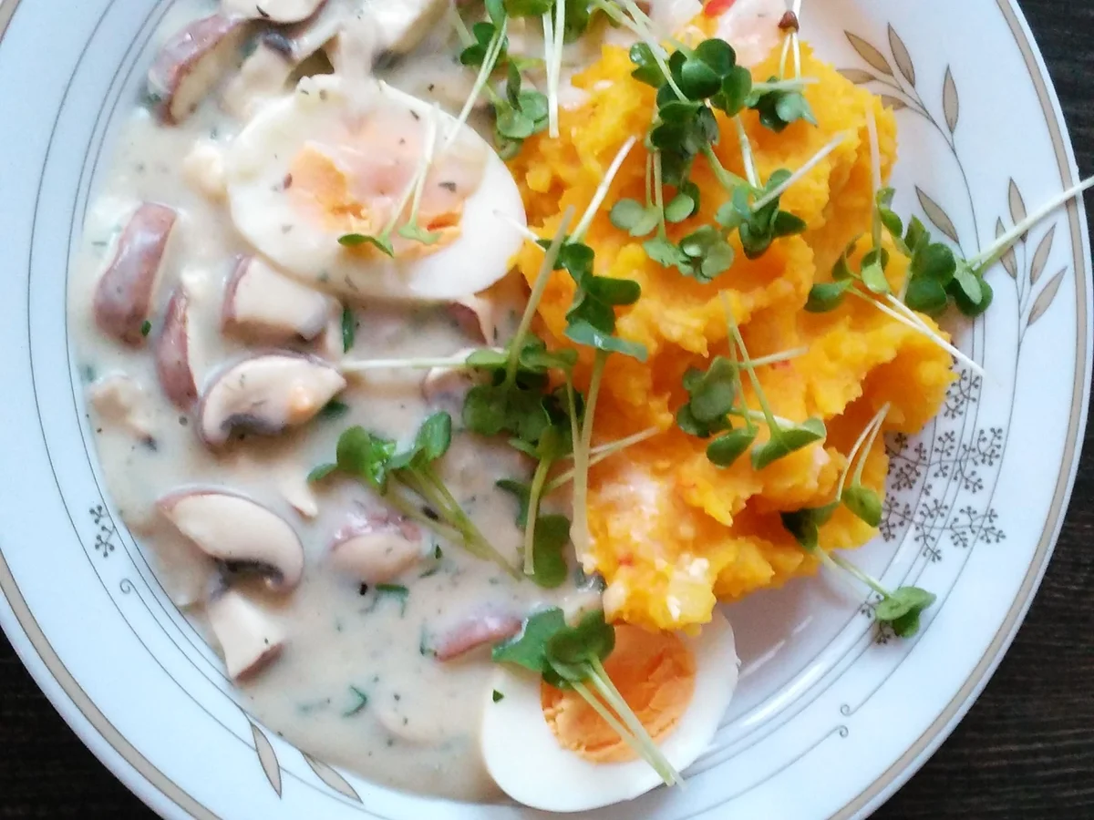 Rezept: Kartoffel/Kürbis-Püree mit Champignon/Eier-Soße Bild Nr. 578 Kartoffel/Kürbis-Püree mit Champignon/Eier-Soße - Rezept - Bild Nr. 578