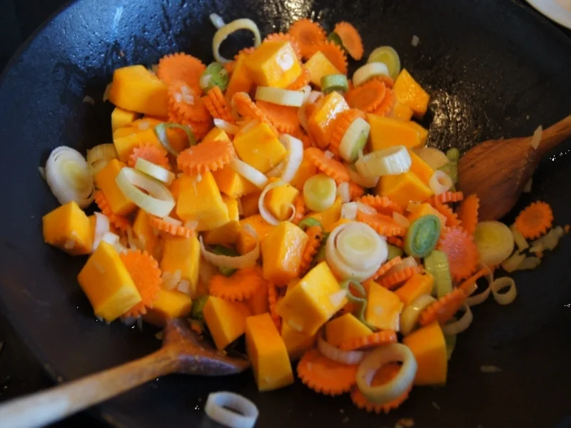 Hähnchenbrustfilet-Kürbis-Curry im Wok mit Reis - Rezept - Bild Nr. 588