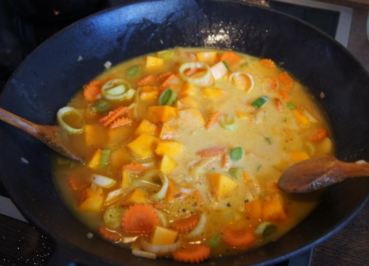 Hähnchenbrustfilet-Kürbis-Curry im Wok mit Reis - Rezept - Bild Nr. 589
