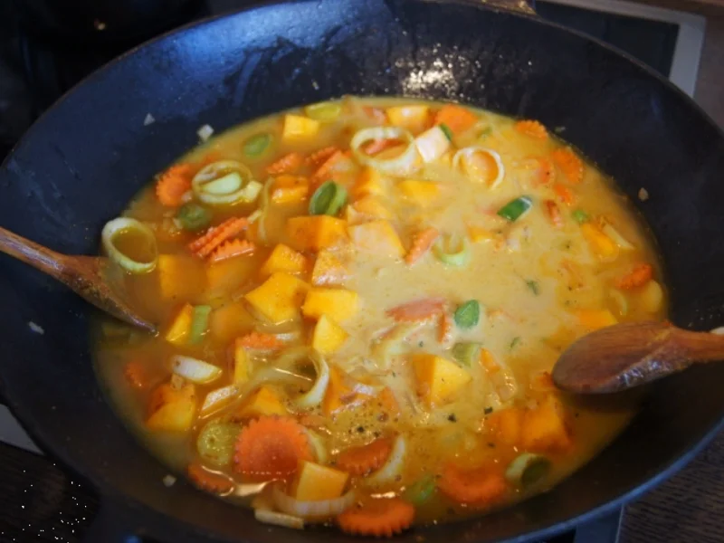 Hähnchenbrustfilet-Kürbis-Curry im Wok mit Reis - Rezept - Bild Nr. 589