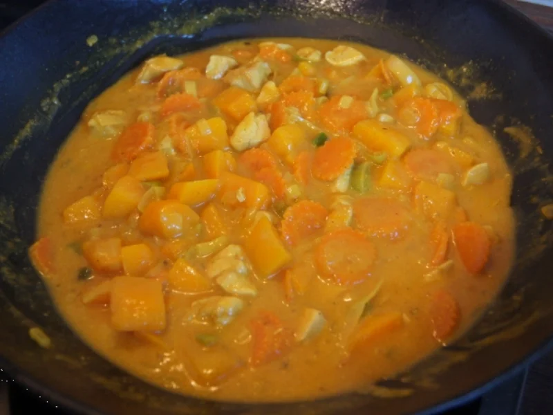 Hähnchenbrustfilet-Kürbis-Curry im Wok mit Reis - Rezept - Bild Nr. 596