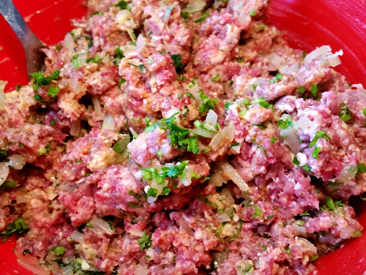 Hacksteaks - in Pfeffer-Rotwein-Soße - Rezept - Bild Nr. 596