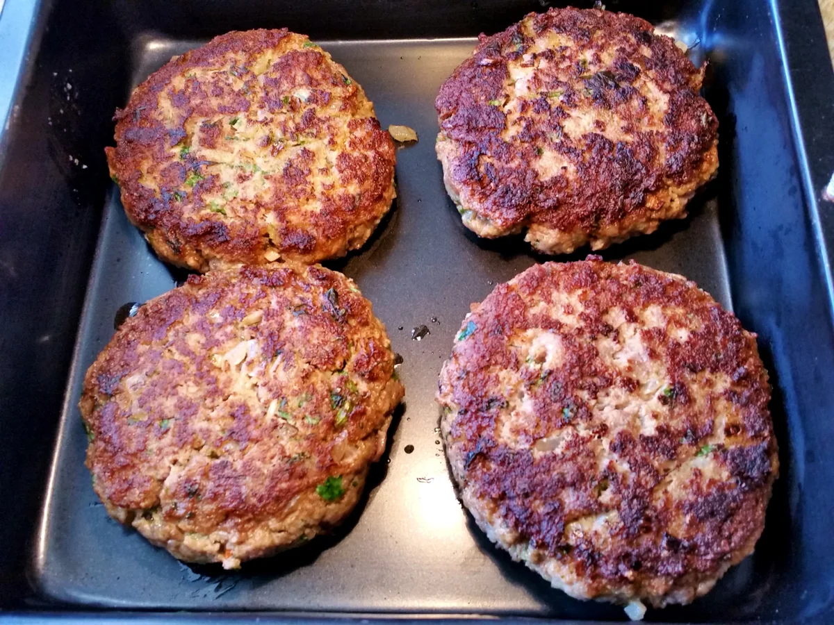 Hacksteaks - in Pfeffer-Rotwein-Soße - Rezept - Bild Nr. 598