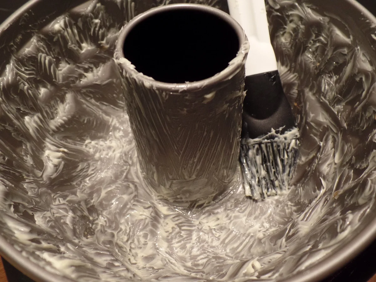 Rezept: Zitroniger Marzipan-Gugelhupf Bild Nr. 610 Zitroniger Marzipan-Gugelhupf - Rezept - Bild Nr. 610