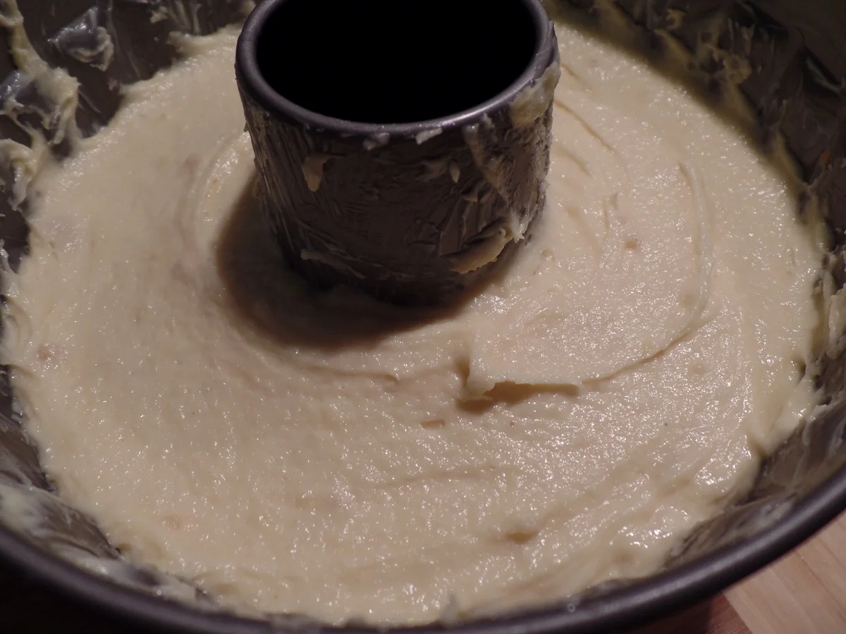 Rezept: Zitroniger Marzipan-Gugelhupf Bild Nr. 611 Zitroniger Marzipan-Gugelhupf - Rezept - Bild Nr. 611