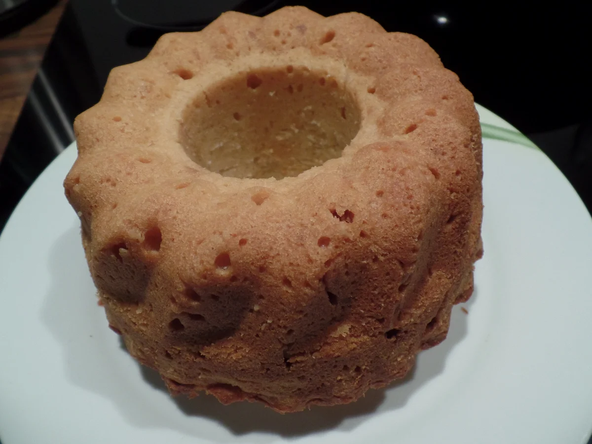 Rezept: Zitroniger Marzipan-Gugelhupf Bild Nr. 612 Zitroniger Marzipan-Gugelhupf - Rezept - Bild Nr. 612