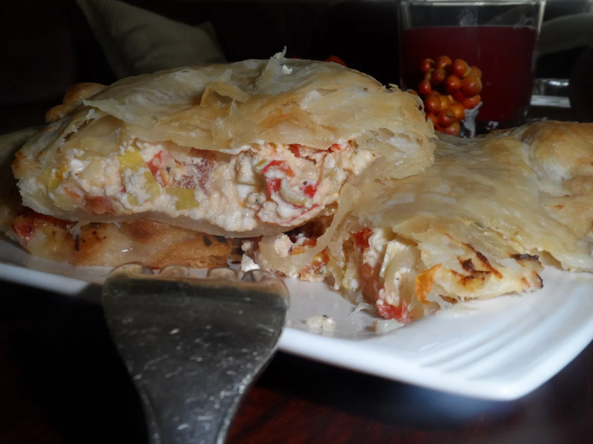 Rezept: BiNe` S GEFÜLLTER BLÄTTERTEIG MIT SCHAFSKÄSE & TOMATE Bild Nr. 604 BiNe` S GEFÜLLTER BLÄTTERTEIG MIT SCHAFSKÄSE & TOMATE - Rezept - Bild Nr. 604