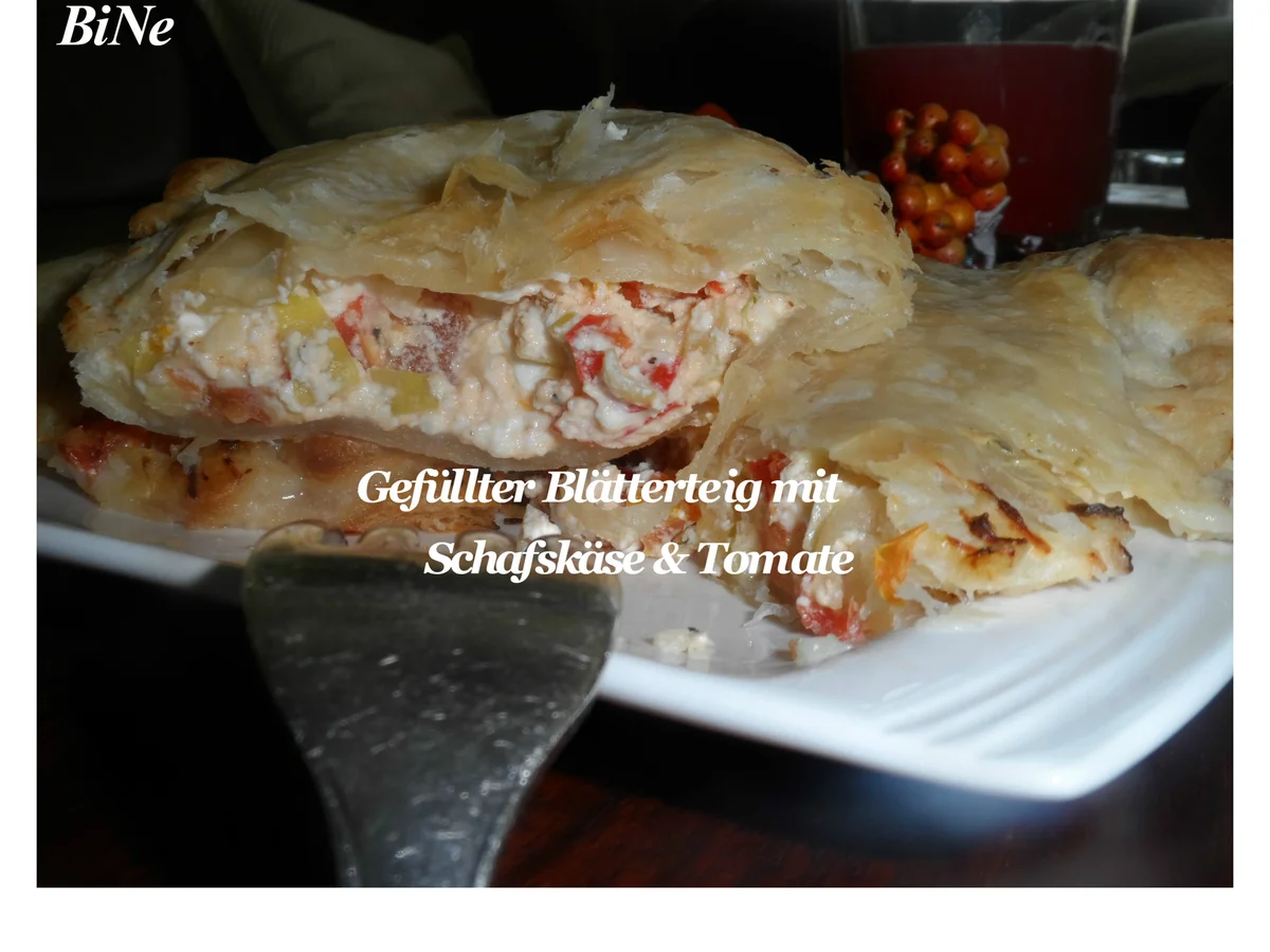 Rezept: BiNe` S GEFÜLLTER BLÄTTERTEIG MIT SCHAFSKÄSE & TOMATE Bild Nr. 605 BiNe` S GEFÜLLTER BLÄTTERTEIG MIT SCHAFSKÄSE & TOMATE - Rezept - Bild Nr. 605