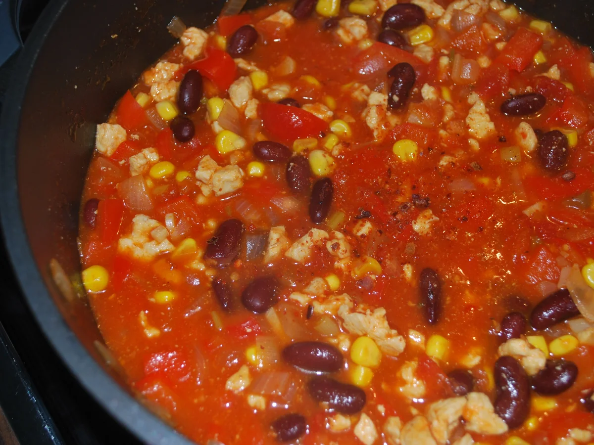 Rezept: Hähnchen-Chili mit Cheddar-Tortilla-Ecken Bild Nr. 605 Hähnchen-Chili mit Cheddar-Tortilla-Ecken - Rezept - Bild Nr. 605