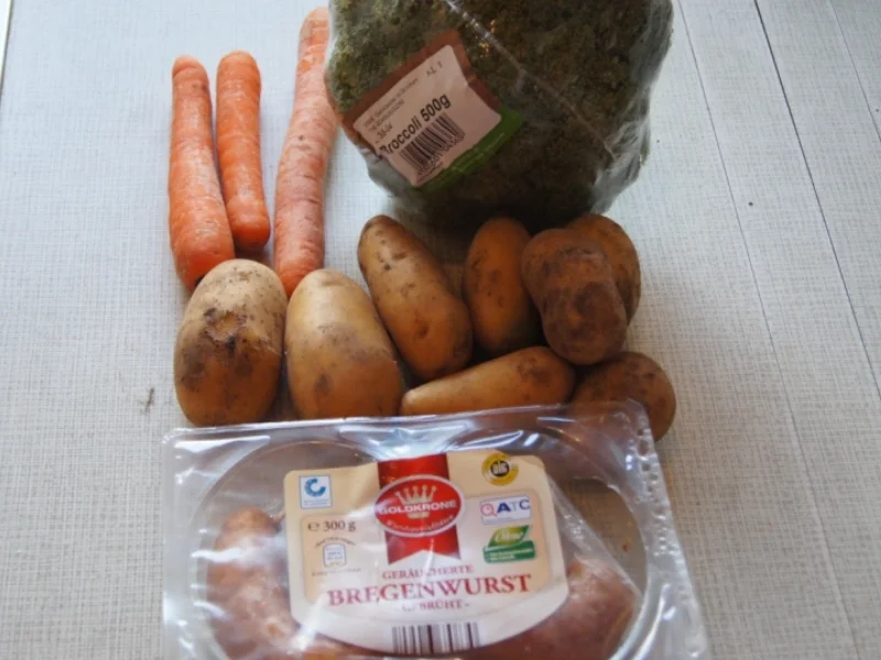 Brägenwurst mit Möhren-Brokkoli-Gemüse und Kartoffelpilzen - Rezept - Bild Nr. 604