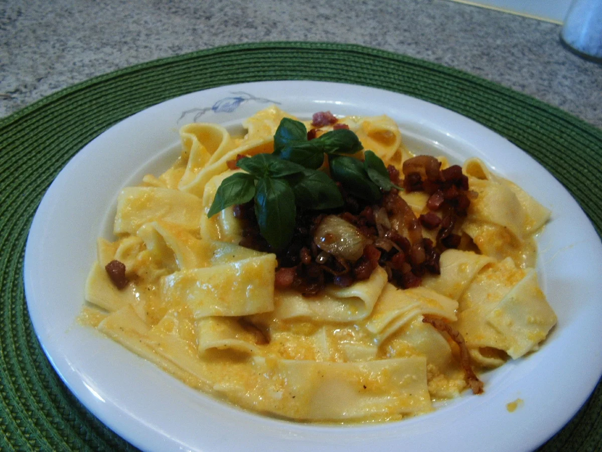 Rezept: Bandnudeln mit Kürbissoße Bild Nr. 2 Bandnudeln mit Kürbissoße - Rezept - Bild Nr. 2