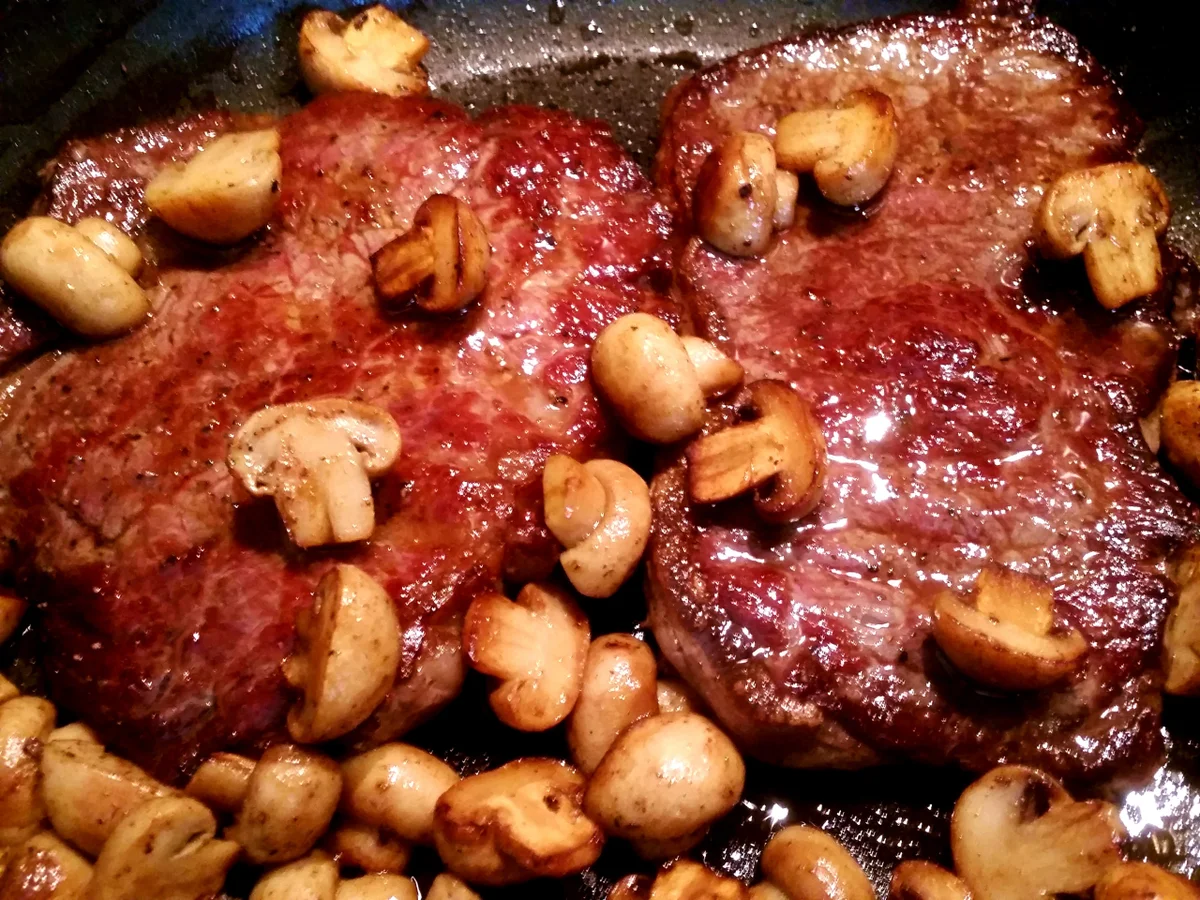 Rezept: Rumpsteak mit Champignons Bild Nr. 644 Rumpsteak mit Champignons - Rezept - Bild Nr. 644