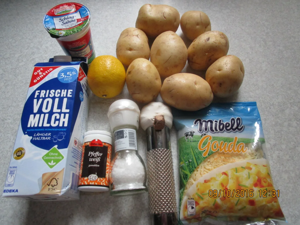 Rezept: Lachs-/Spinat-Auflauf überbacken mit Kartoffelpü und Käse Bild Nr. 665 Lachs-/Spinat-Auflauf überbacken mit Kartoffelpü und Käse - Rezept - Bild Nr. 665