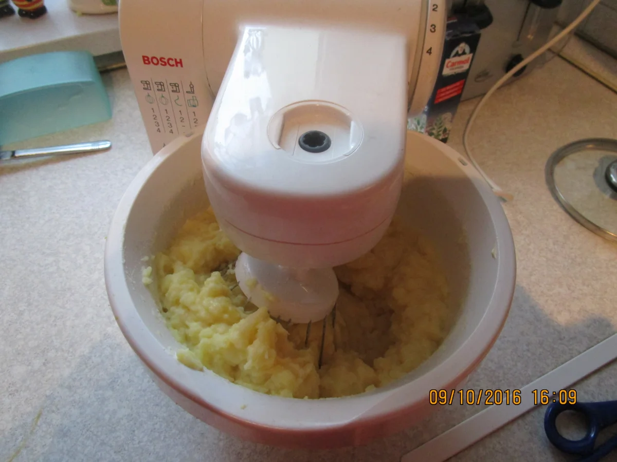 Rezept: Lachs-/Spinat-Auflauf überbacken mit Kartoffelpü und Käse Bild Nr. 680 Lachs-/Spinat-Auflauf überbacken mit Kartoffelpü und Käse - Rezept - Bild Nr. 680