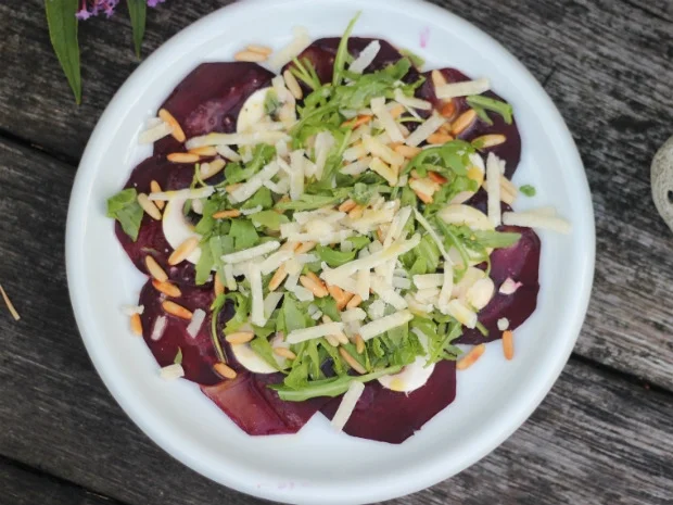 Rezept: Rote-Bete-Carpaccio mit Champignons Rote-Bete-Carpaccio mit Champignons - Rezept