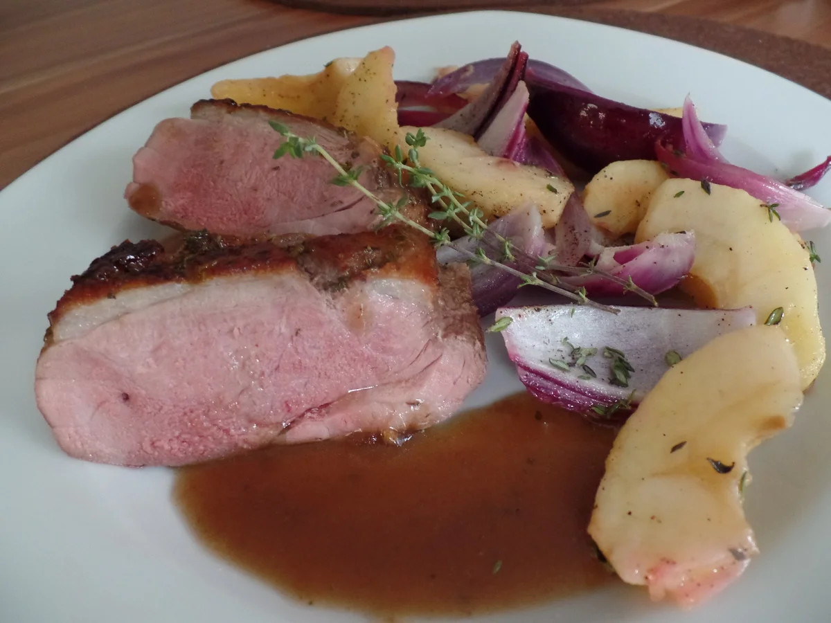 Entenbrust mit Äpfeln und Zwiebeln - Rezept - Bild Nr. 681