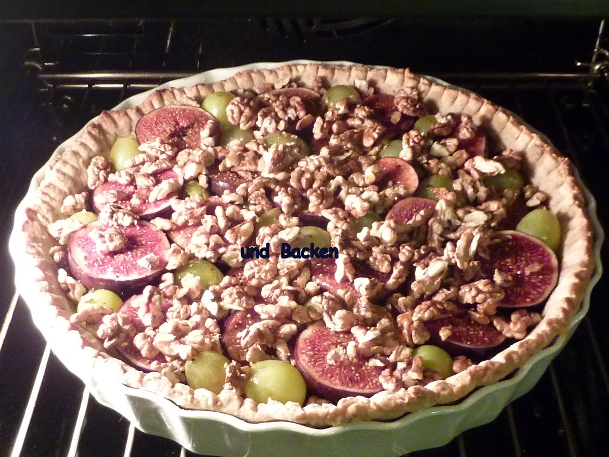 Feigenkuchen mit Trauben und Baumnüsse - Rezept - Bild Nr. 690
