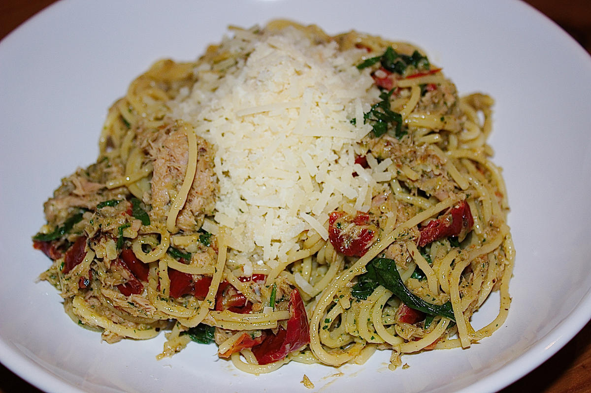 Spaghetti mit Rucola, Tomate & Thufisch - Rezept - Bild Nr. 682