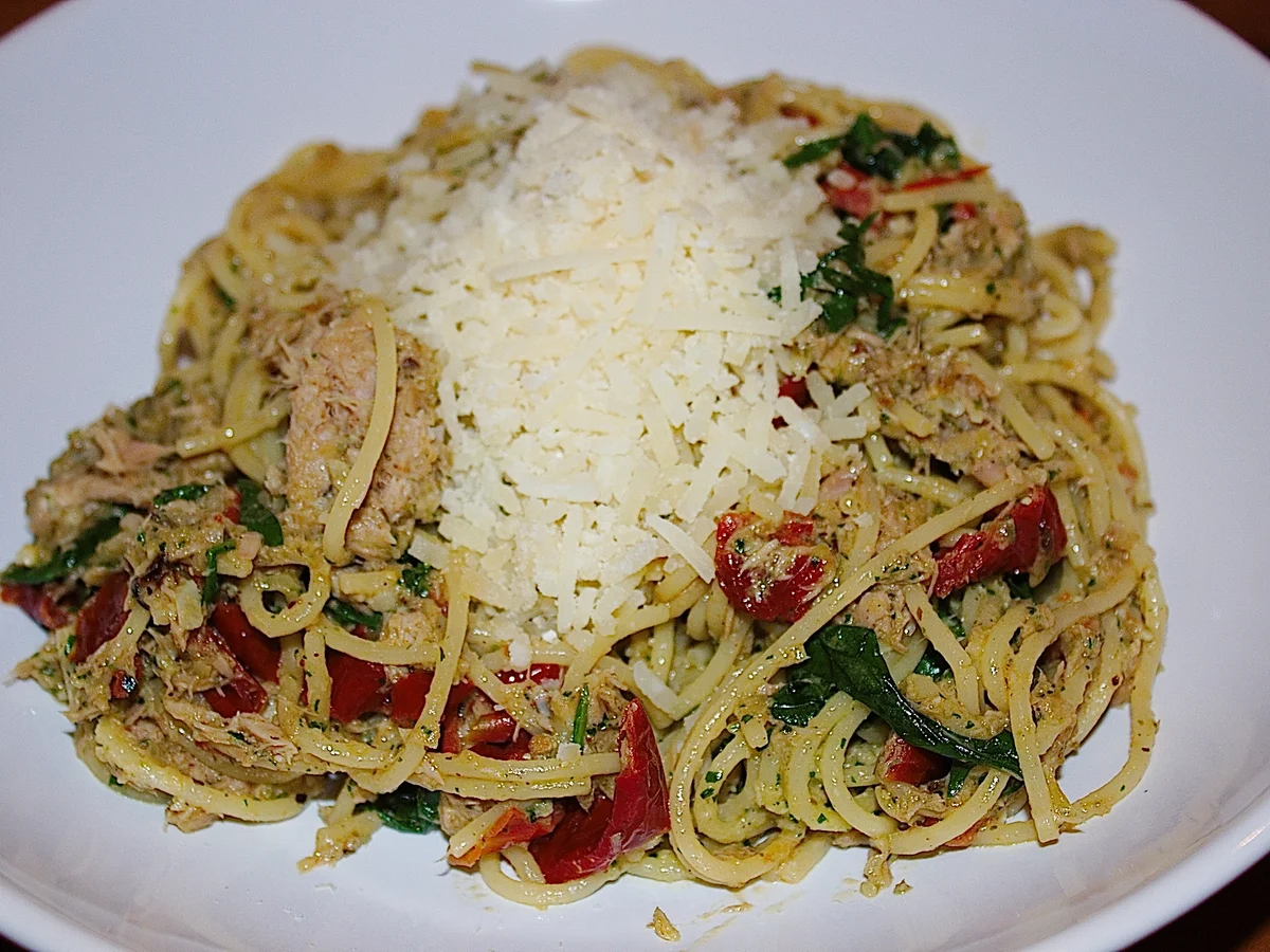 Spaghetti mit Rucola, Tomate & Thufisch - Rezept - Bild Nr. 682