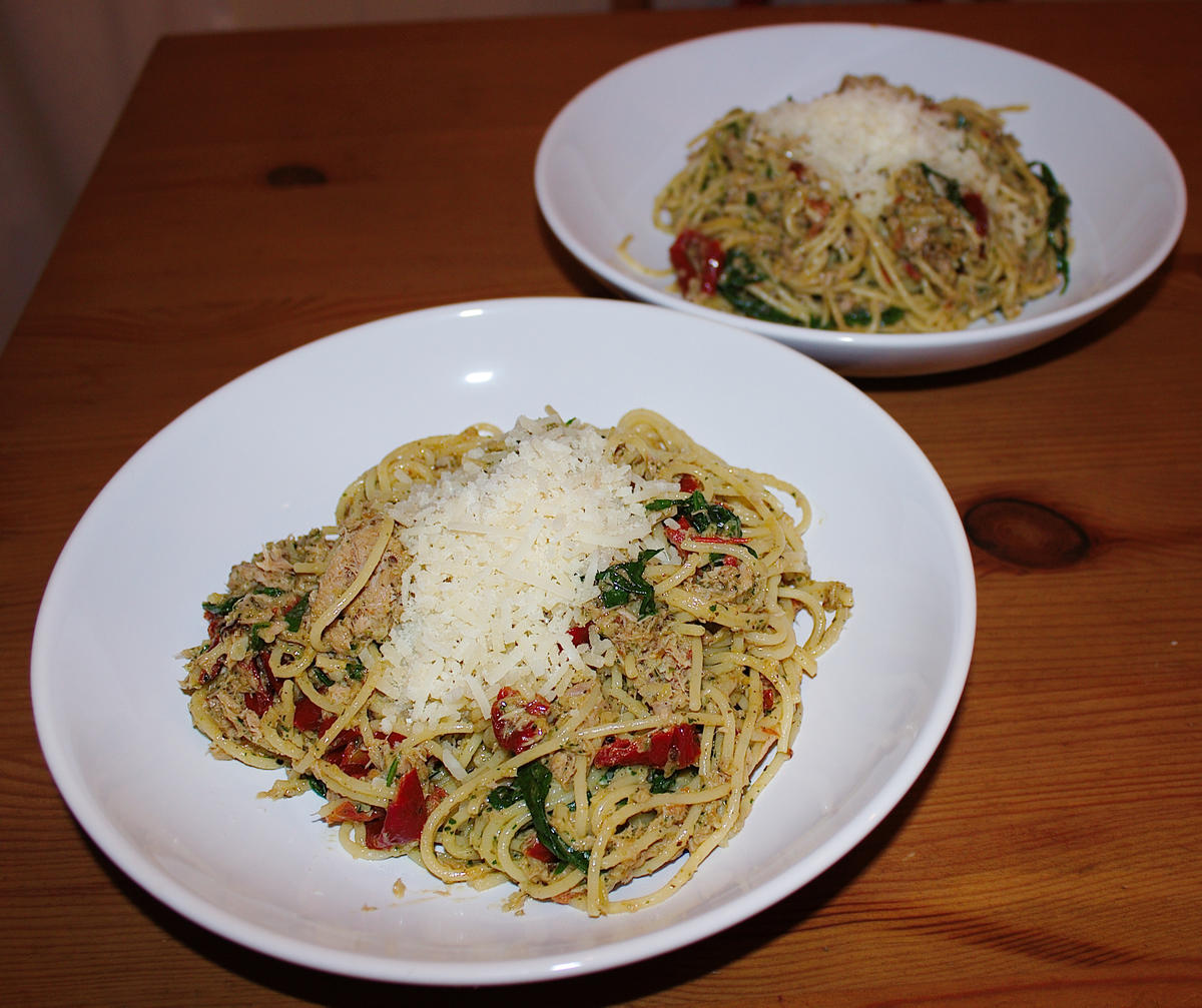 Spaghetti mit Rucola, Tomate & Thufisch - Rezept - Bild Nr. 683