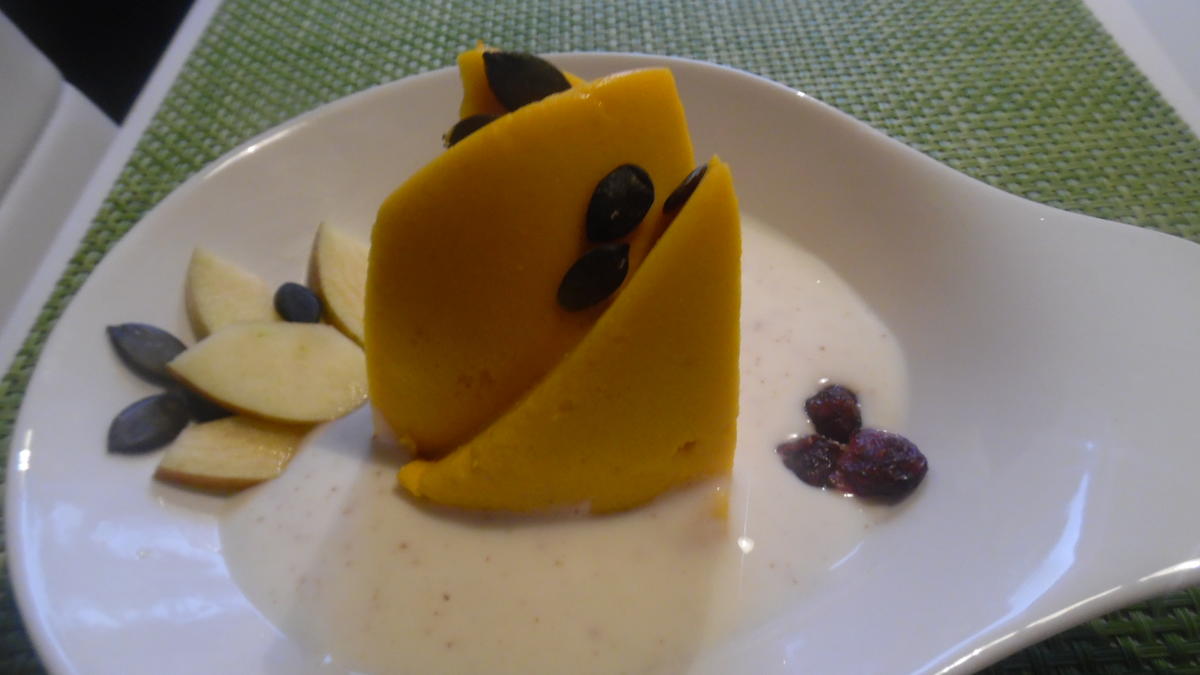 Kürbis-Apfel-Frischkäse-Pudding mit Zimt-Joghurt-Soße - Rezept - Bild Nr. 687