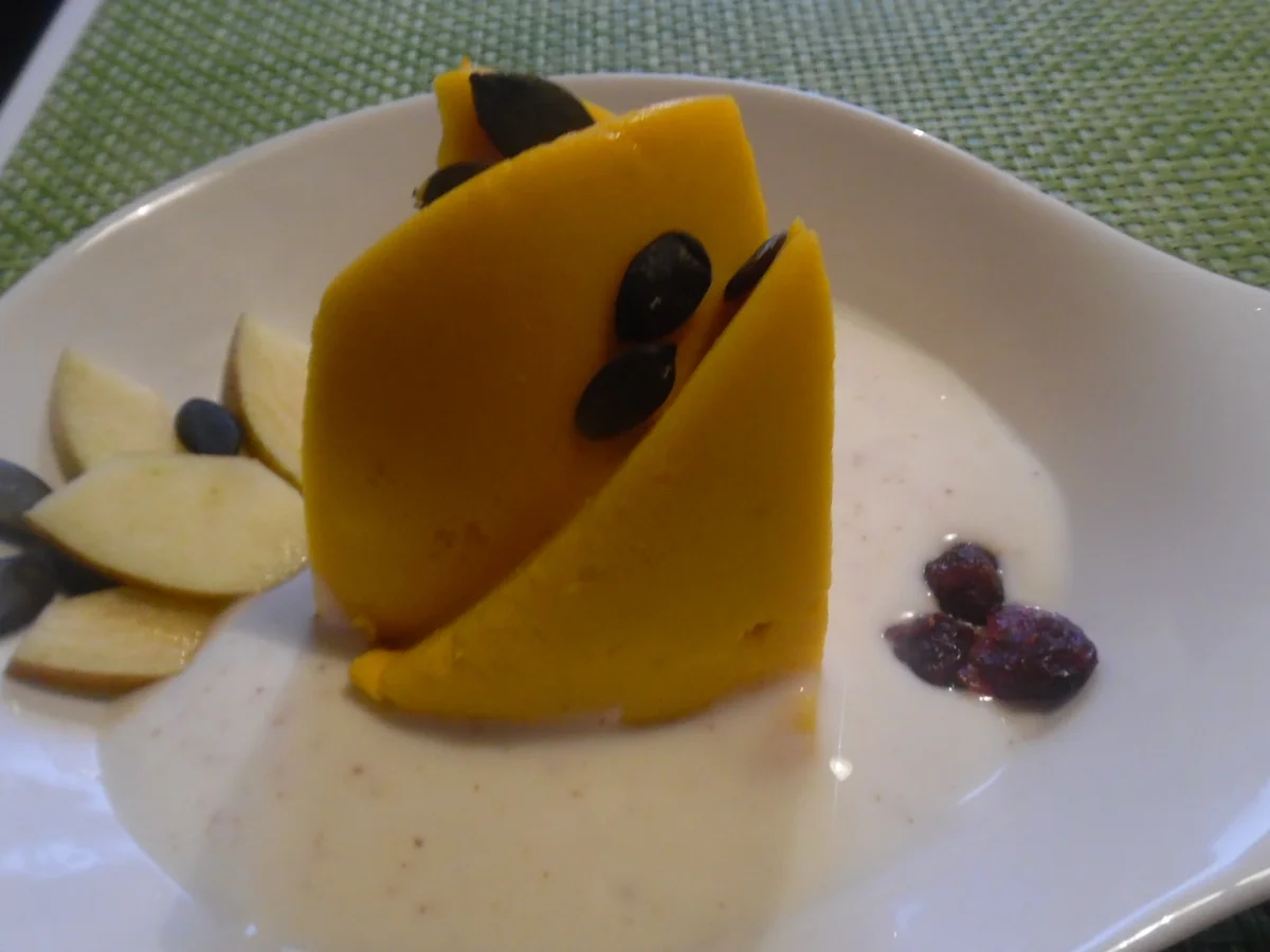 Kürbis-Apfel-Frischkäse-Pudding mit Zimt-Joghurt-Soße - Rezept - Bild Nr. 687