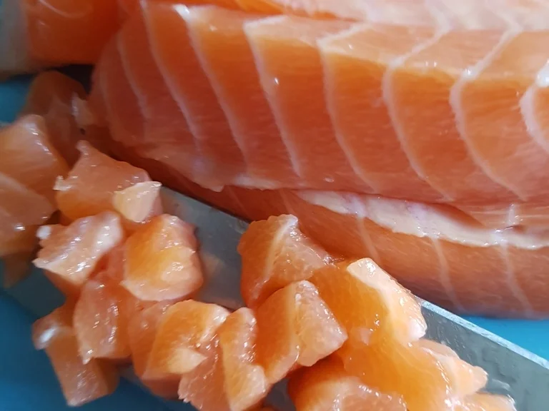 Lachs als Lachstatar mit Avocadoschaum à la Biggi - Rezept - Bild Nr. 729