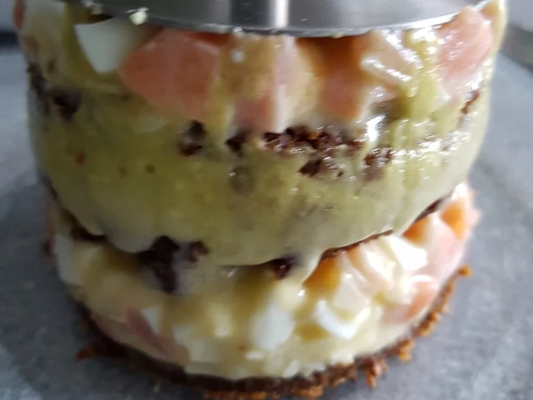 Lachs als Lachstatar mit Avocadoschaum à la Biggi - Rezept - Bild Nr. 736